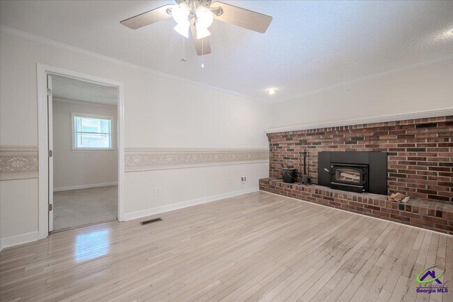 Building Photo - 413 Granada Terrace