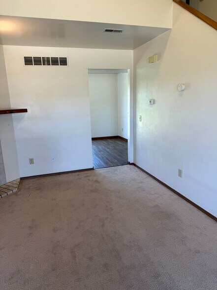 Building Photo - 111 Longacre Dr