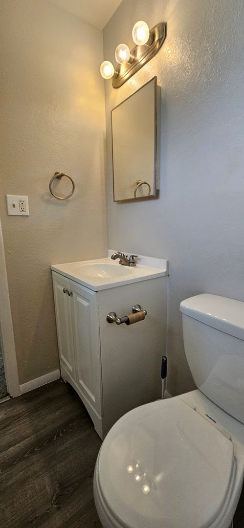 Building Photo - AVAILABLE NOW! Arvada 3 Bed 2 Bath Duplex New Paint New Flooring!