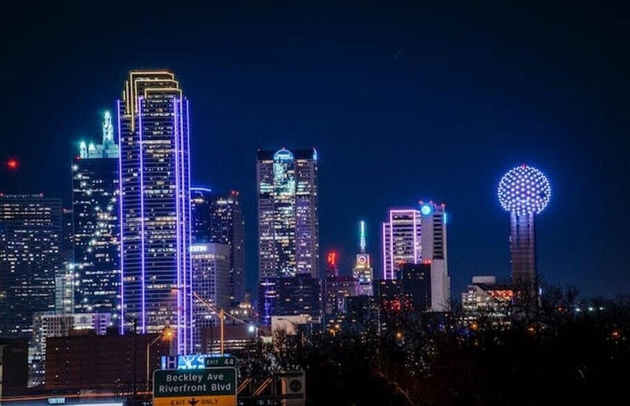 Building Photo - 1100 N Zang Blvd