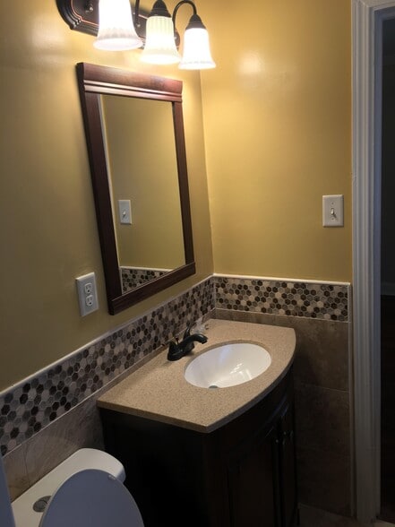Building Photo - 2343 Green Forrest Dr