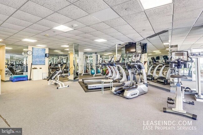 Building Photo - 1230 23rd St NW