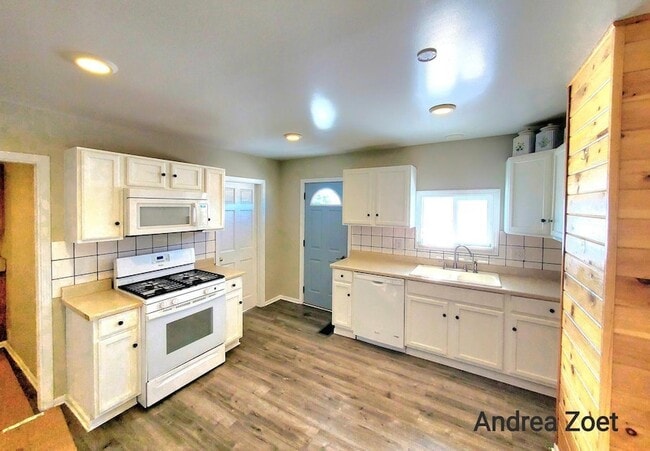 Building Photo - 7612 M-37