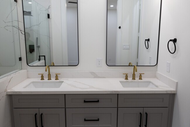 Building Photo - 3909 Maggie St