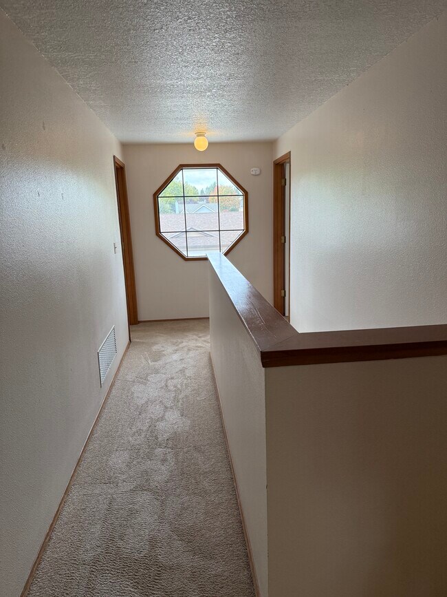 Building Photo - 7050 SW 174th Ave