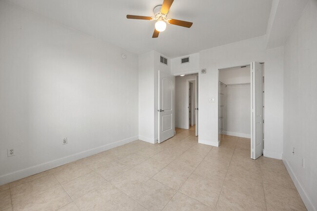 Building Photo - 1830 Radius Dr