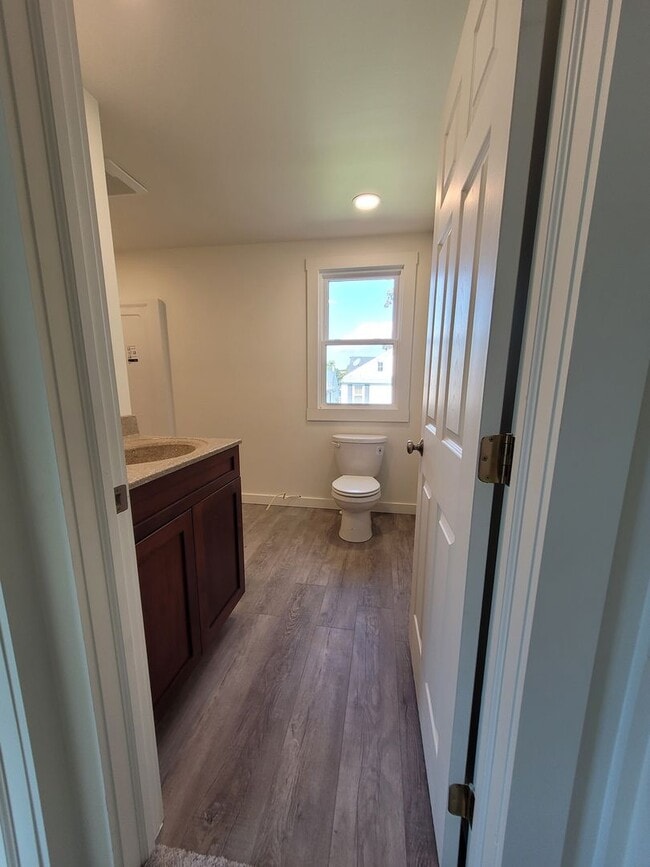 Building Photo - 55 N Church St