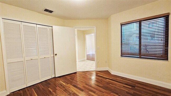Building Photo - 7813 Sugar Bend Dr