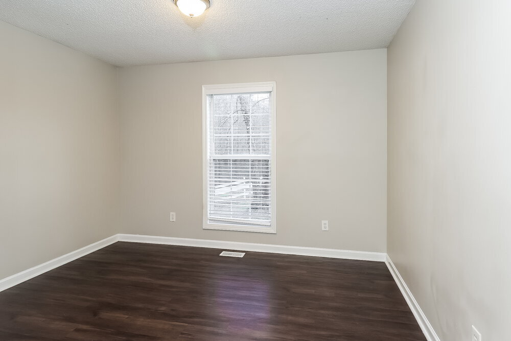 Building Photo - 544 Basswood Way