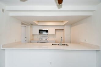 Building Photo - 2824 S Bartell Dr