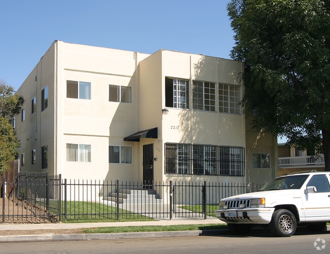Primary Photo - 2212 Myrtle Ave