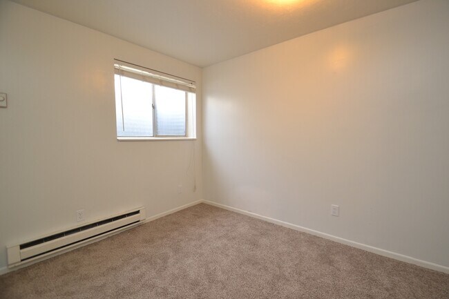 Building Photo - Awesome 5 bed 3 bath Home in Murray!!!