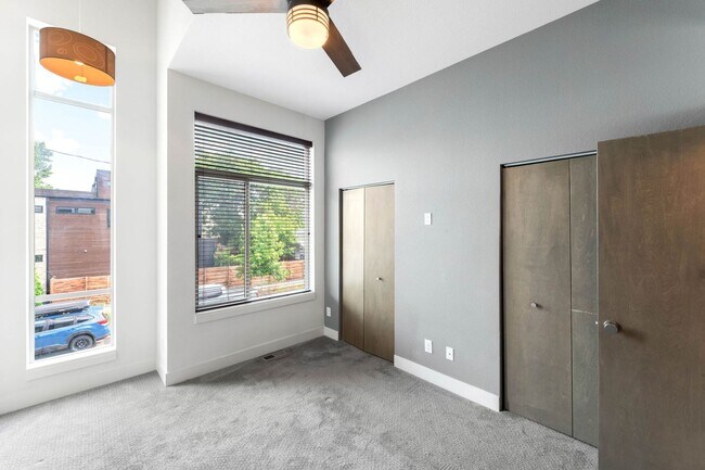 Building Photo - Modern 2BD, 2BA LoHi Townhome with Rooftop...