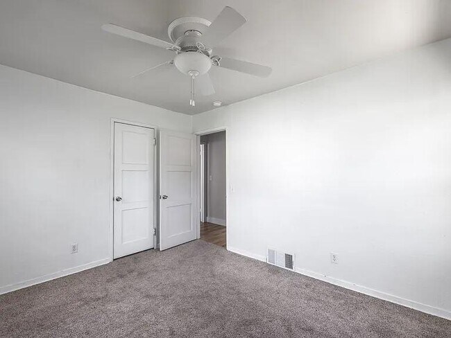 Building Photo - 997 E 460 S St