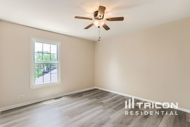 Building Photo - 1720 Westbury Dr