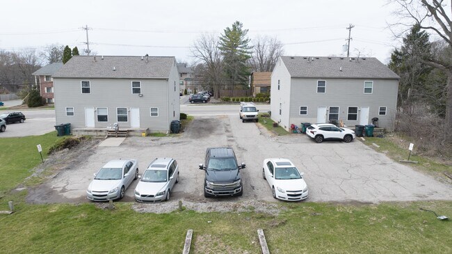 Building Photo - 923 Burcham Dr