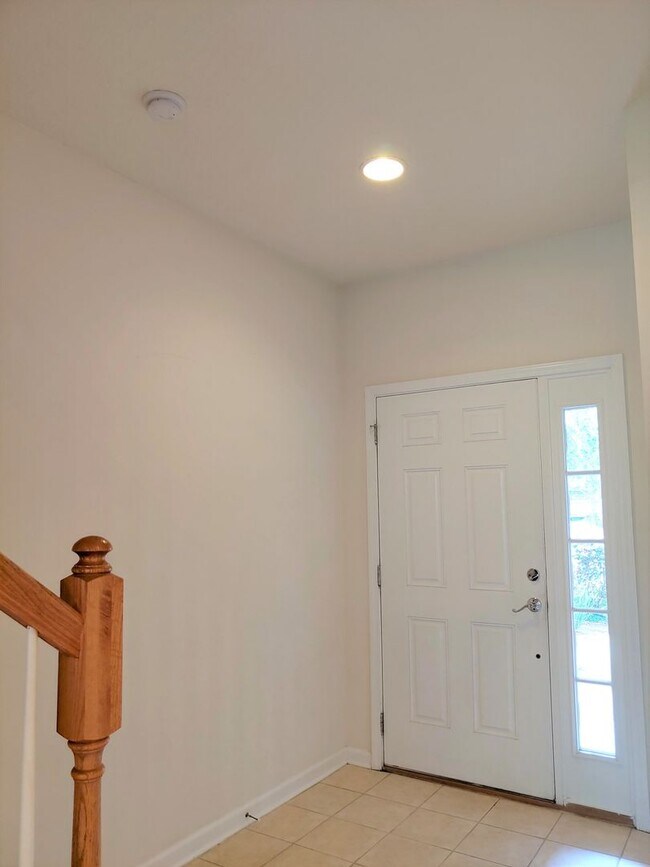Building Photo - Wolf Creek Townhome