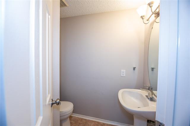 Building Photo - 6718 Scarlet Dr