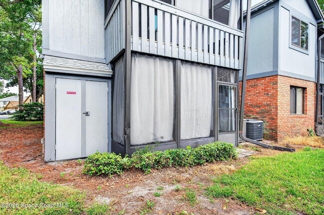 Building Photo - 9000 York Ln