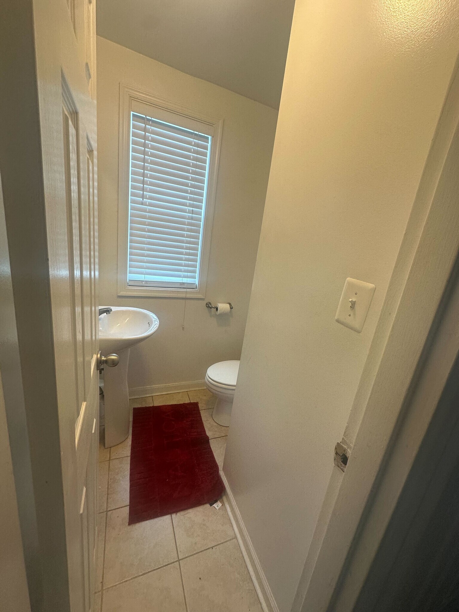 Building Photo - 2301 Iverson St