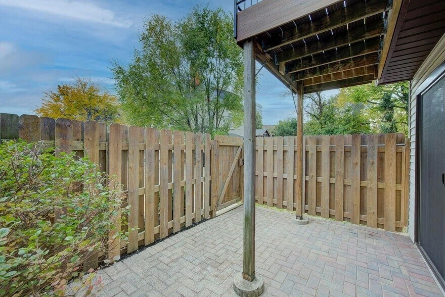 Basement Back Patio - 2430 Grandview Ave