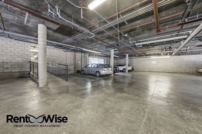 Building Photo - 2060 Sutter St