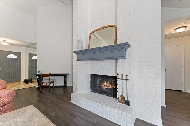 Building Photo - 12 Paintedcup Ct