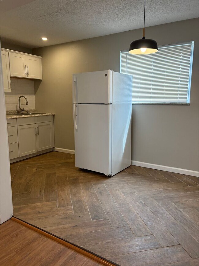 Building Photo - Inviting 1 bed/1bath in Benton Park West
