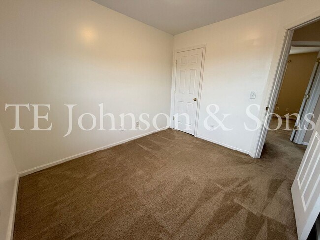 Building Photo - Charming 3-Bedroom Home with Modern Comfor...