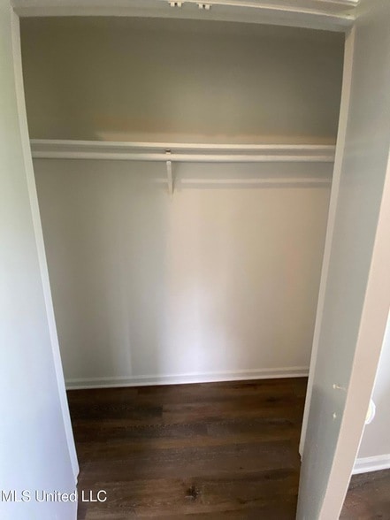 Building Photo - 8230 Cedarbrook Dr