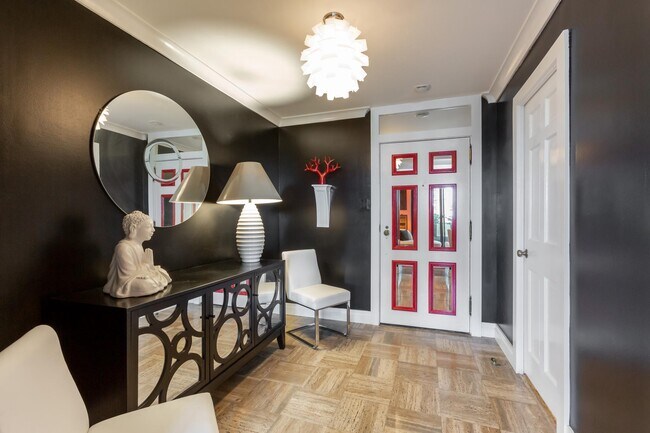 Building Photo - 2700 Virginia Ave NW