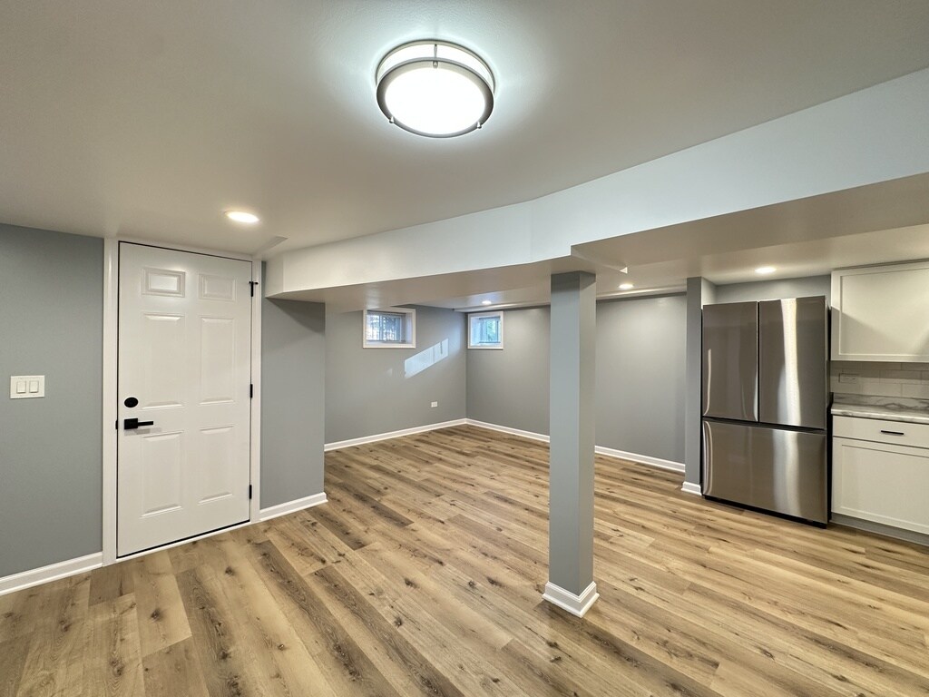 Building Photo - 2039 W 23rd St