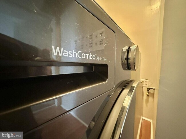 Building Photo - 2015 S Lincoln St