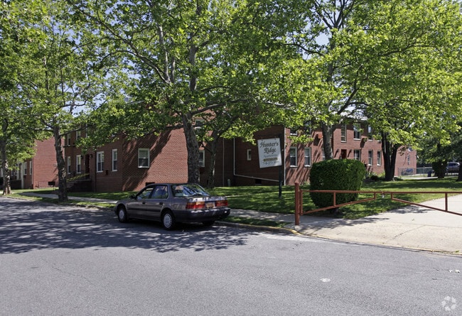Building Photo - Hunter's Ridge Apartments