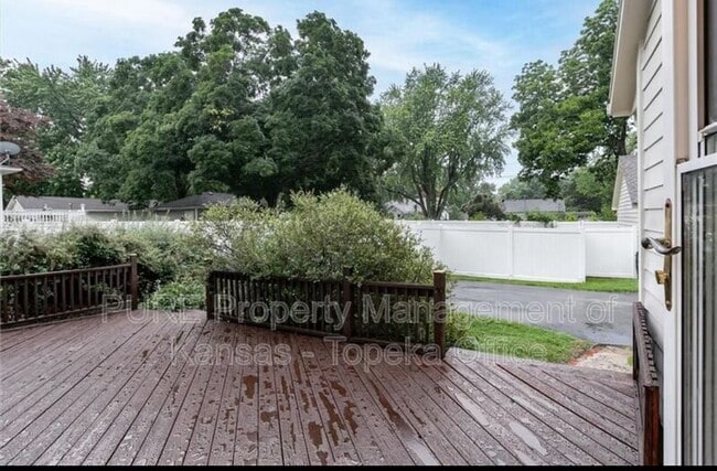 Building Photo - 108 SW Madison St