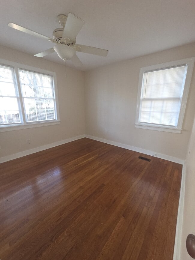 Building Photo - 1006 Holden St