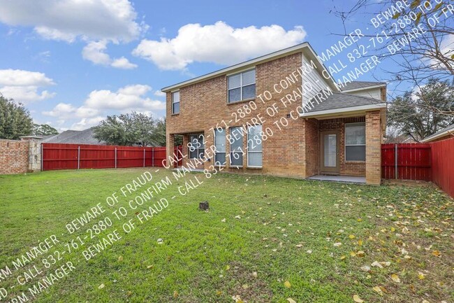 Building Photo - Corner Lot in the Heart of North Arlington