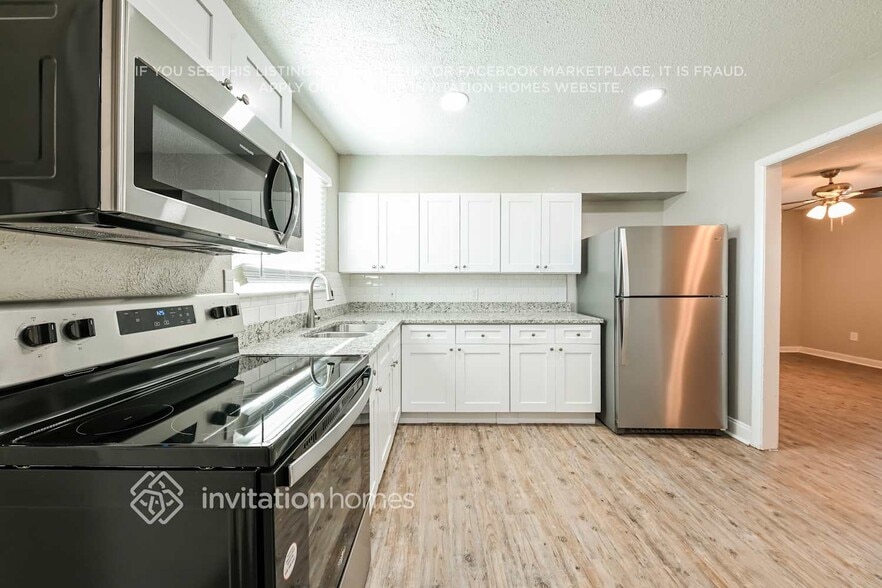 Building Photo - 4232 Scottsdale Dr