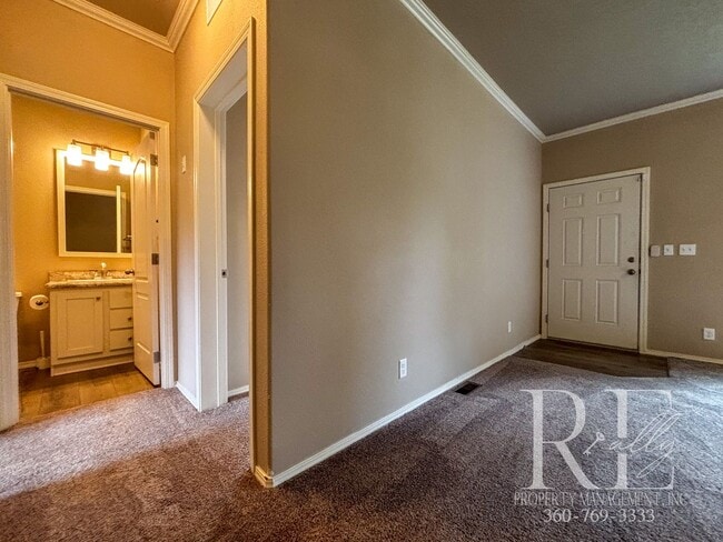 Building Photo - Charming 3-Bedroom Home in Quiet Gig Harbo...