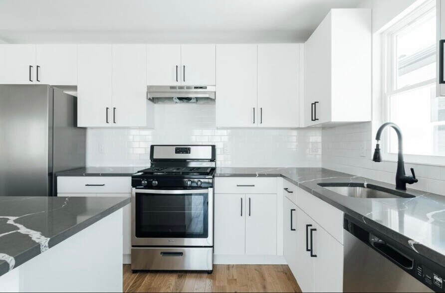 Building Photo - 716 Seaport Dr