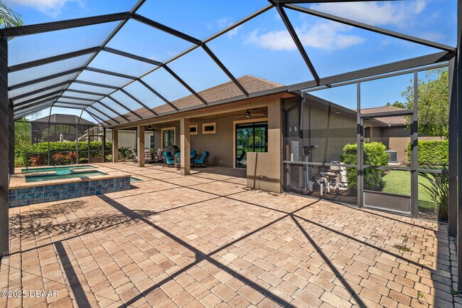 Building Photo - 663 S Lake Dr