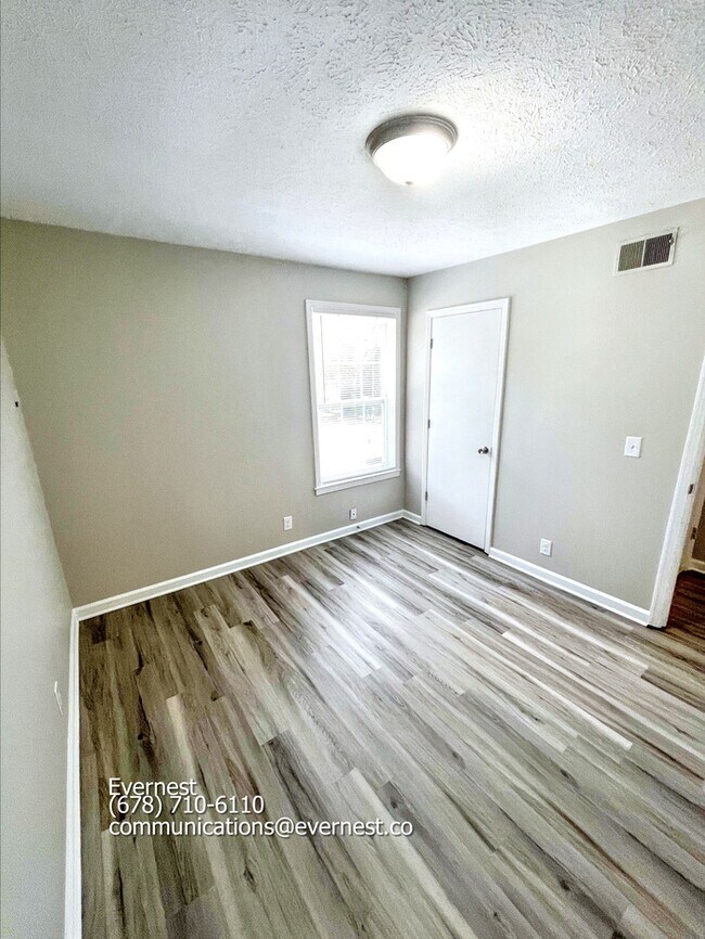 Building Photo - 483 Ellenwood Dr