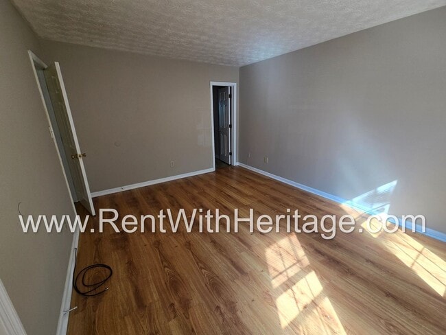 Building Photo - WOW!!! GORGEOUS DUPLEX / GREAT ROOMMATE FLOORPLAN / UPGRADES / GREAT LOCATION / PRIVATE YARD