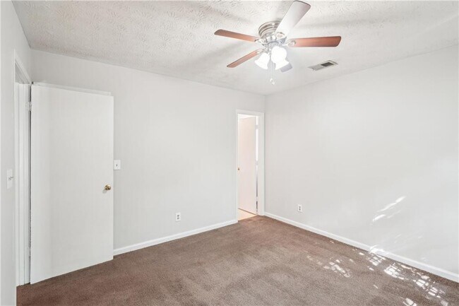 Building Photo - 1066 Rock Creek Ln