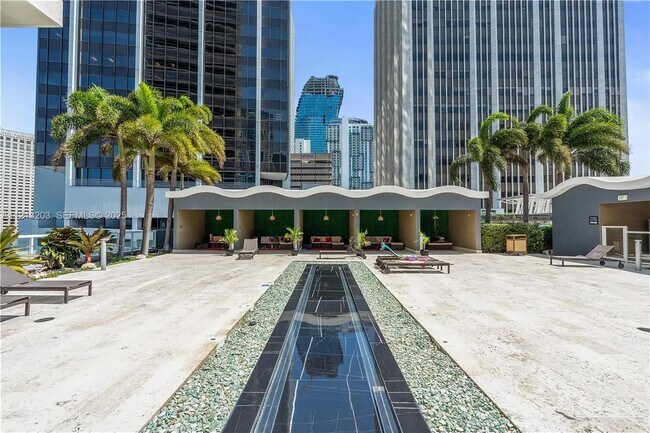 Building Photo - 50 Biscayne Blvd