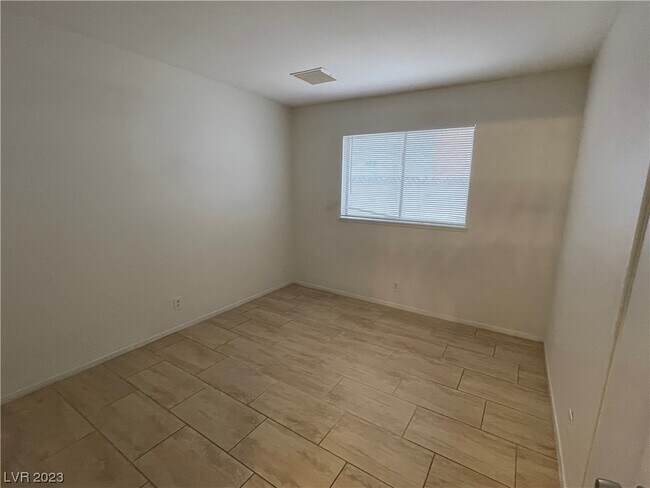 Building Photo - 6405 W Roy Rogers Dr