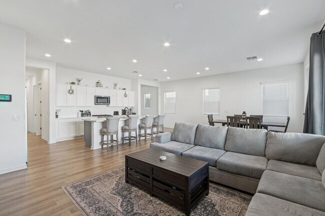 Building Photo - 19770 W Montecito Ave