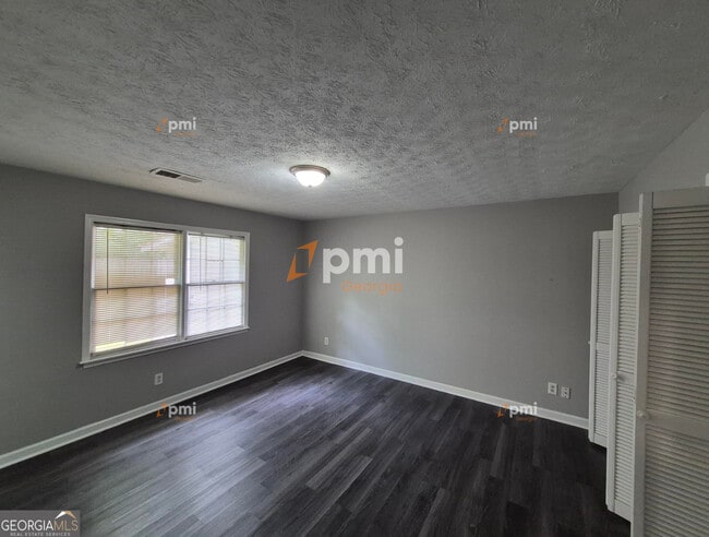 Building Photo - 808 Wilson Cir SW