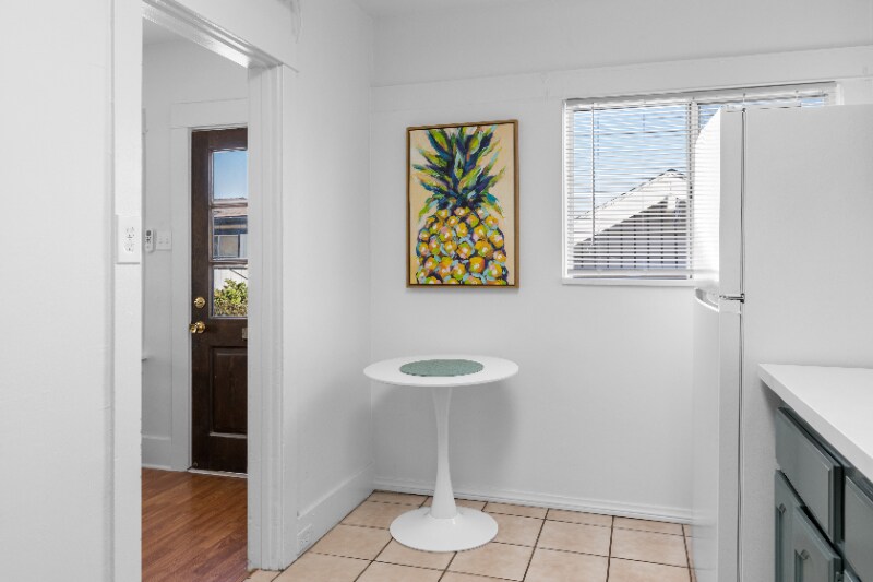 Building Photo - 1541 Linden Ave