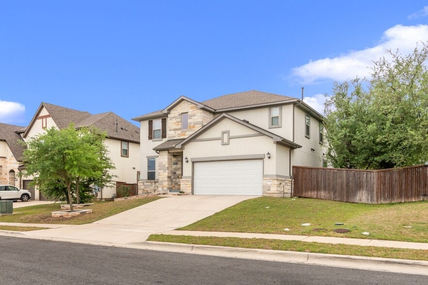 Building Photo - 5300 Cipriano Dr